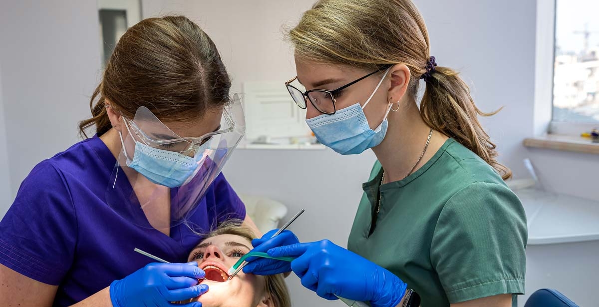 Steps to becoming a dental assistant