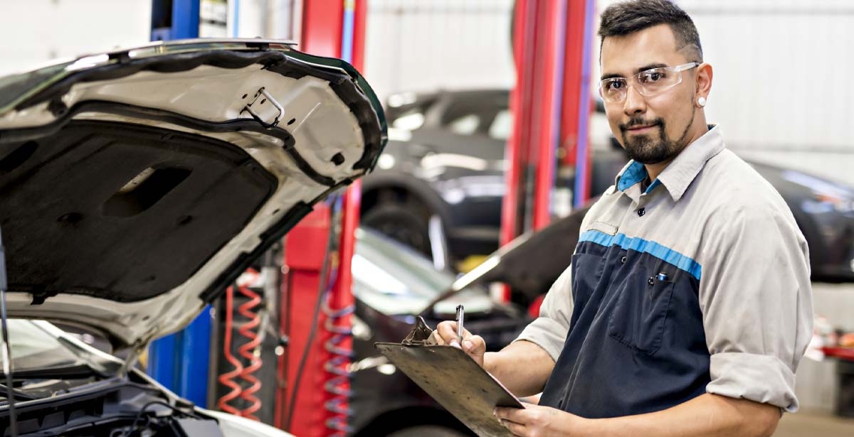 What Does An Automotive Technician Do Porter And Chester Institute   What Does An Automotive Technician Do 